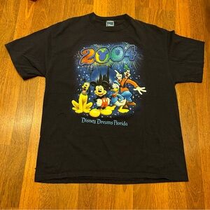 Vintage Y2K Disney World tee